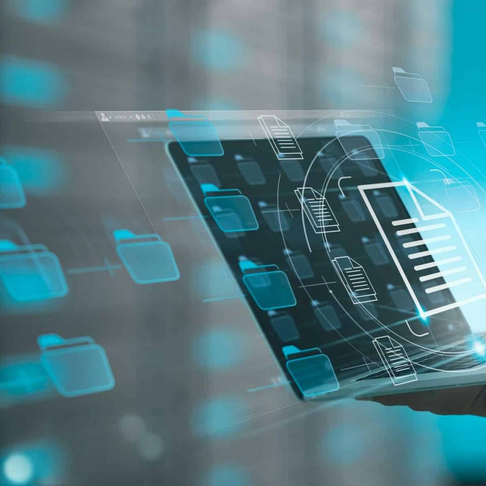 Businessman working modern compter Document Management System (DMS),Virtual online documentation database and process automation to efficiently manage files, knowledge and documentation in enterprise with ERP. SAP Produkte - smart.files Header